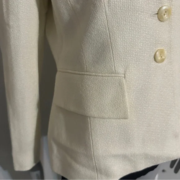 ✨ NWT Tahari Cream Blazer – Classic Tailored Fit, Size 10P - Picture 6 of 13